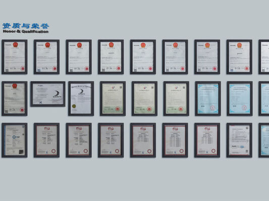 D4 LED Lampu tahan kelembaban dengan Hingga 160 LPW DIP Power/3CCT/3-Phase Changing 1SKU=12SKU Ramah untuk solusi ideal untuk banyak aplikasi seperti tempat parkir garasi, pabrik