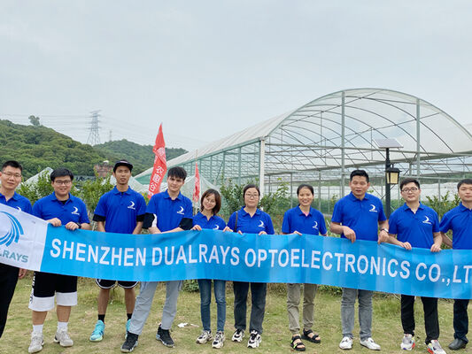 D4 LED Lampu tahan kelembaban dengan Hingga 160 LPW DIP Power/3CCT/3-Phase Changing 1SKU=12SKU Ramah untuk solusi ideal untuk banyak aplikasi seperti tempat parkir garasi, pabrik