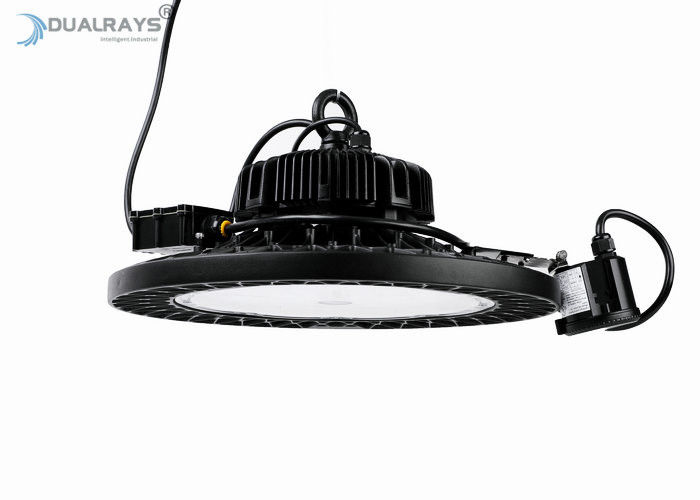 Kontrol Cerdas UFO LED High Bay Light Anti Korosi Efisiensi Pencahayaan Output Tinggi